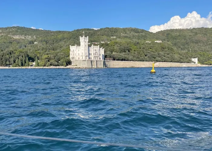 Art Loft بيت ضيافة 3*