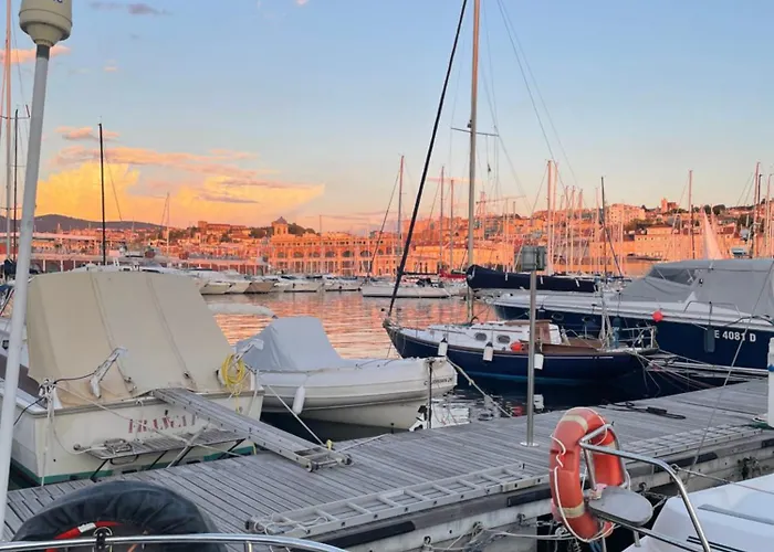 Art Loft بيت ضيافة